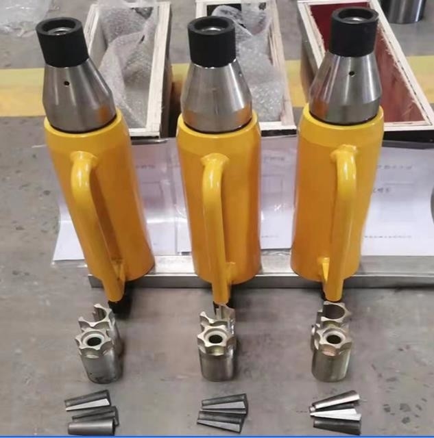 Single Hole Hydraulic Mono Jack Bridge Erecting Machine For Concrete Pulling
