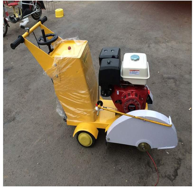 Pavement Diesel Concrete Cutting Machine 180-200mm Depth Road Saw Cutting Machine