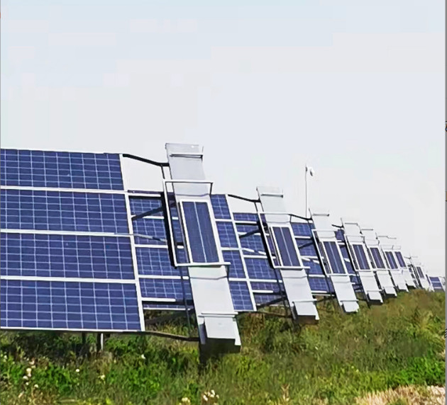 Fixed Solar Panel Cleaning Machine Remote control crawler photovoltaic cleaning robot
