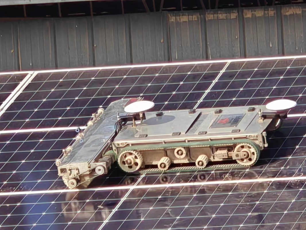 New portable photovoltaic clean hight efficient solar robot